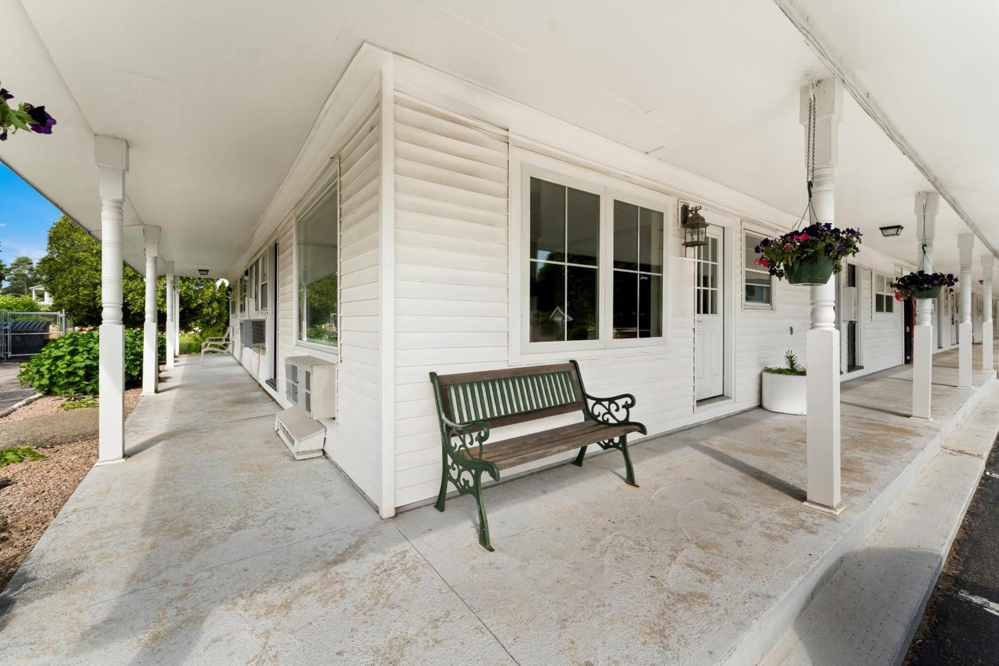 Americas Best Value Inn Stonington Mystic Exterior foto